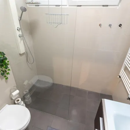 Apartman Gems Of - Ruby Unit